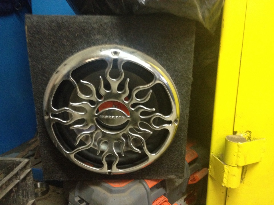 Пассивный саб — Mazda 6 (1G) GG, 2 л, 2005 года | другое | DRIVE2