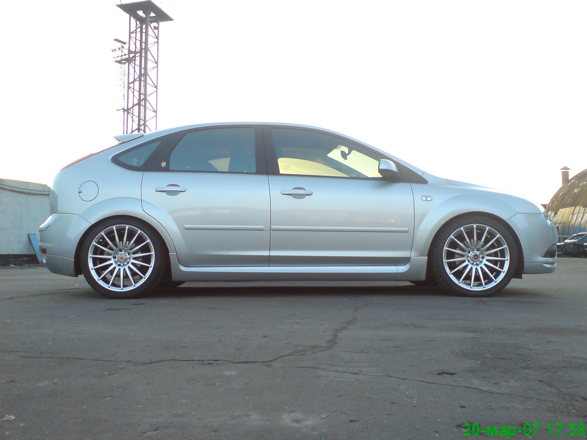 Диски на форд фокус. Focus 2 r18. Ford Focus 2 r18 RS. Форд фокус 2 р18. Форд фокус 2 седан r18.