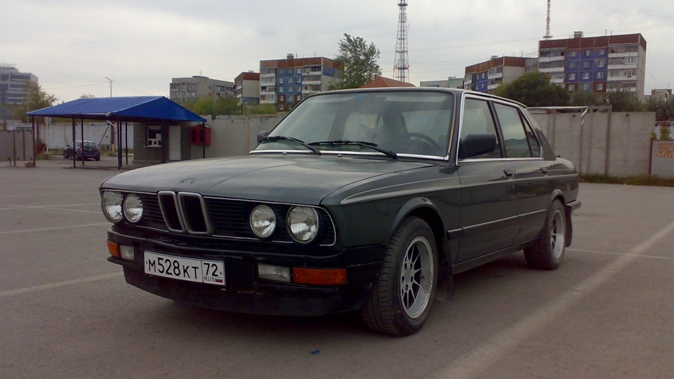 БМВ акула e28 BMW