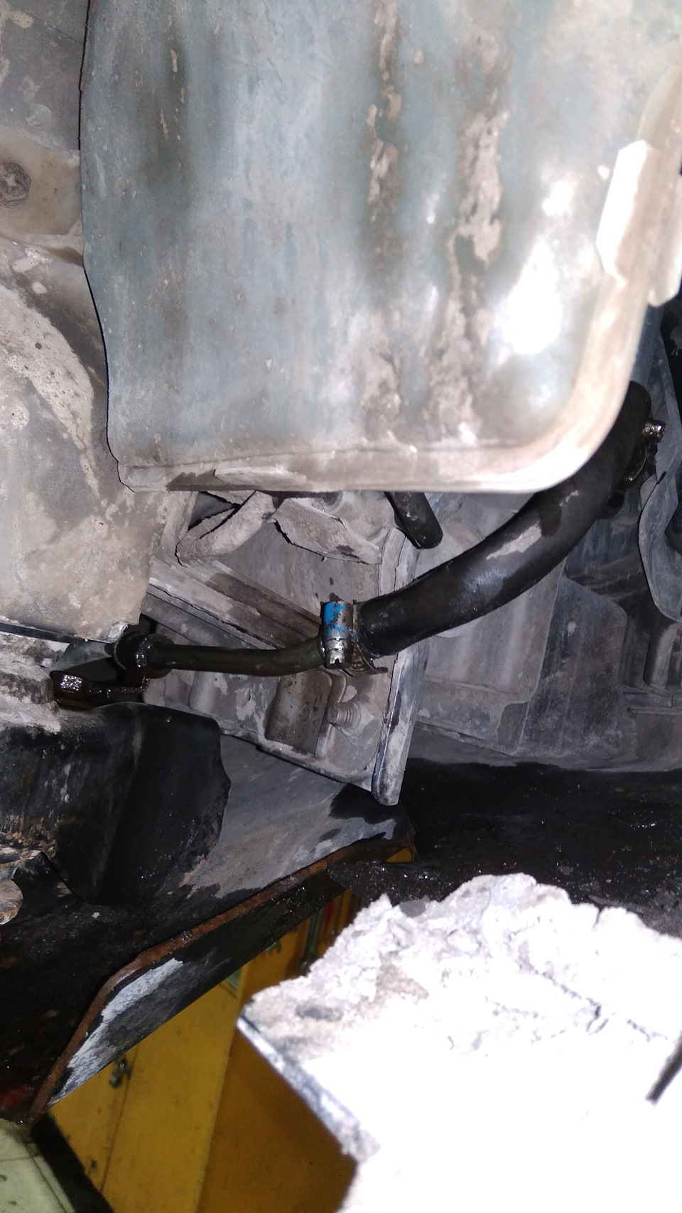 потекла жидкость ГУРа — SsangYong Actyon (2G), 2 л, 2014 года | поломка ...