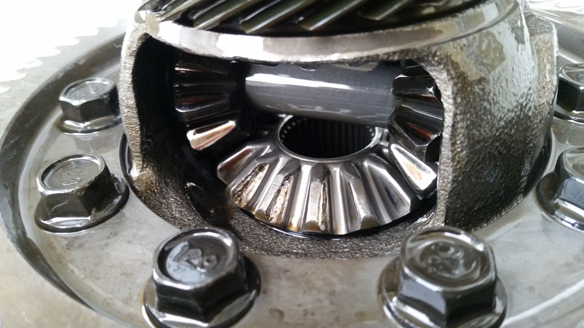 дифференциал лачетти 1. сателлиты дифференциала шевроле лачетти. ось сателлитов переднего моста grand cherokee. поменять сателлит. дифференциал шевроле лачетти 1.