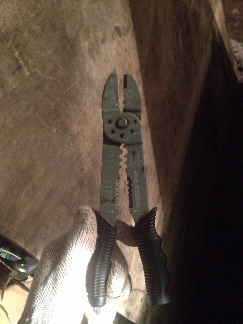 Блок флажковых предохранителей от [Волги] — Lada 4x4 3D, 1,7 л, 2003 ...