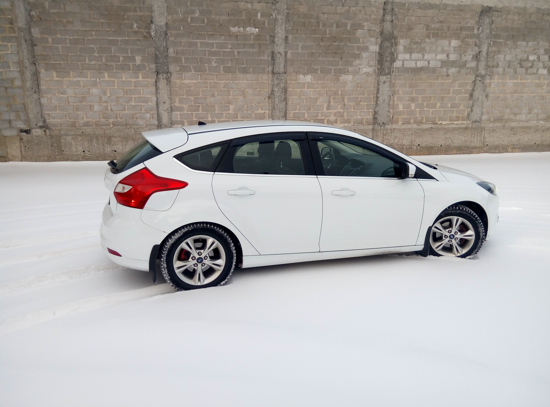 Ford Focus Hatchback 2012 White