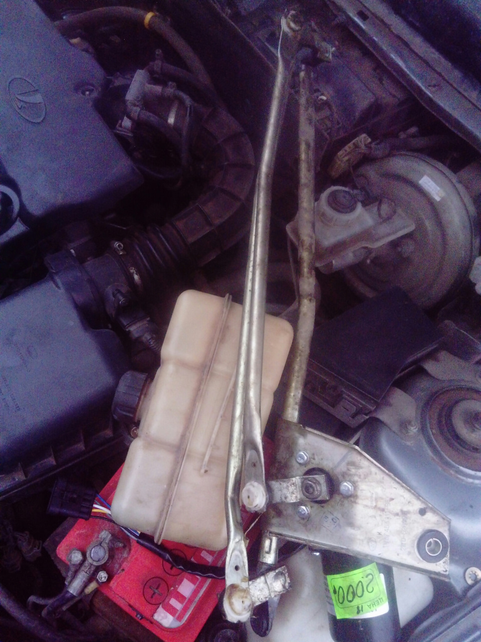 Замена моторчика дворников — Lada Приора хэтчбек, 1,6 л, 2008 года ...