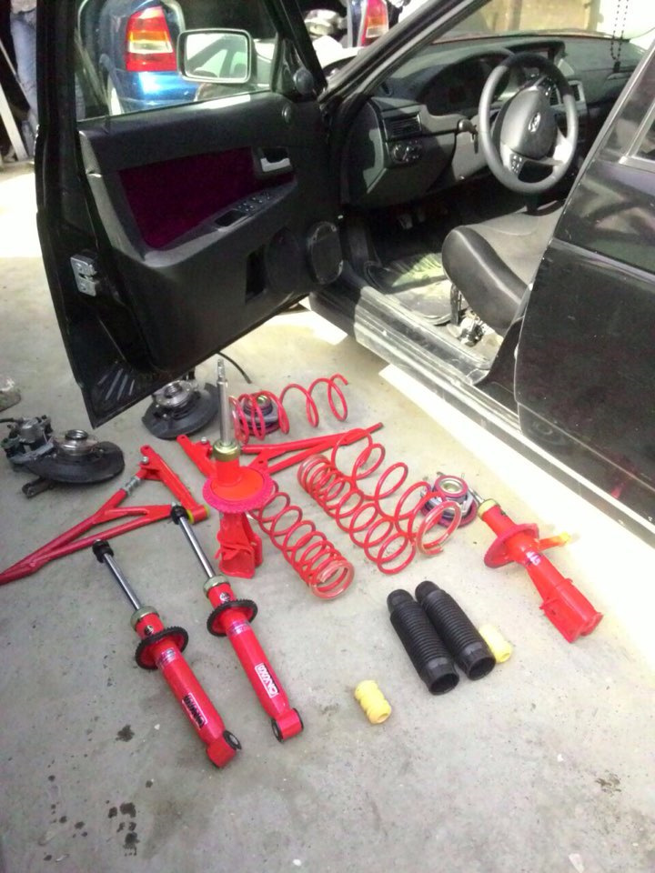 Установка треугольных рычагов и стоек сс20 с пружинами — LADA 21124, 2 ...