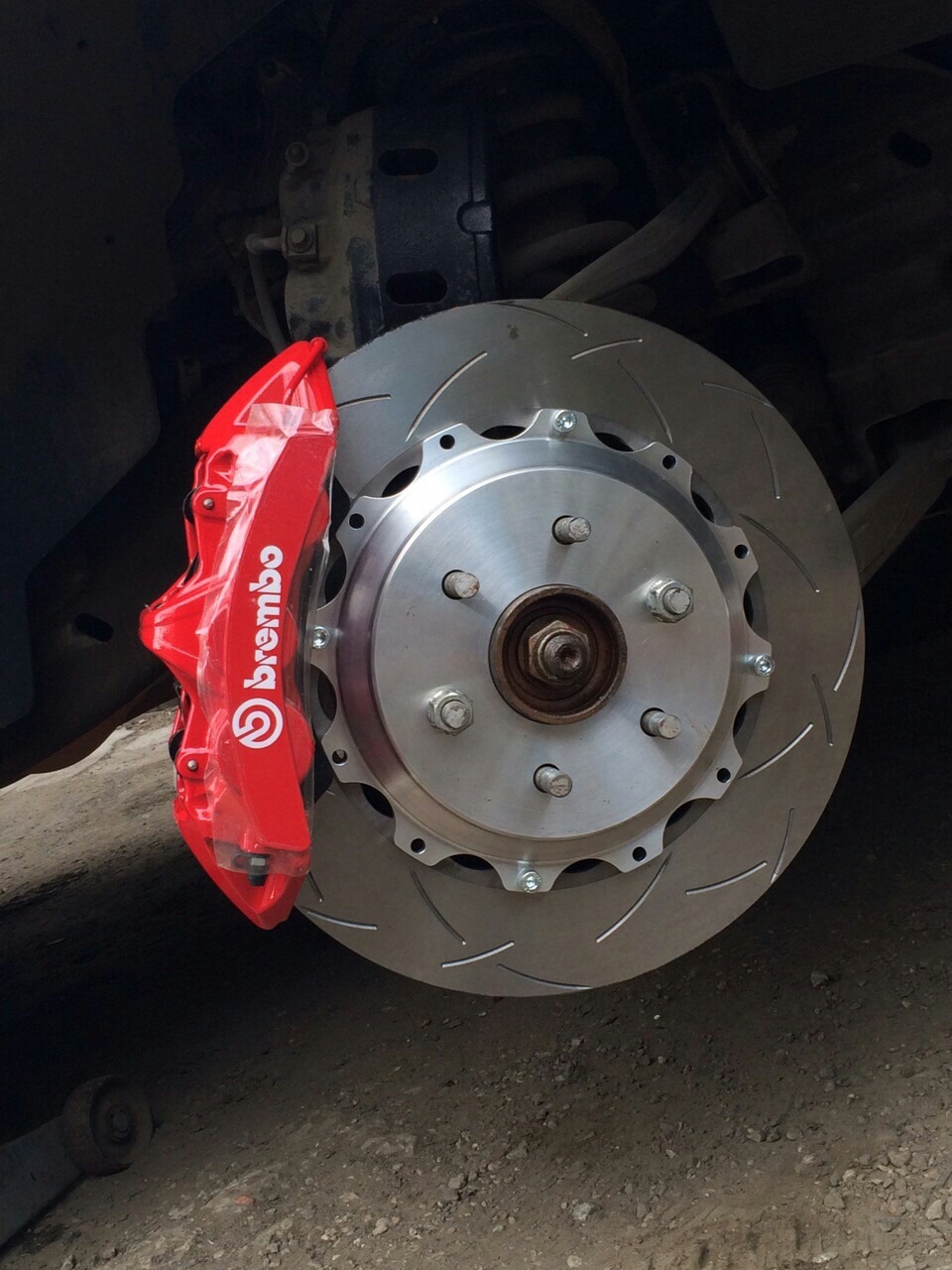 Какие тормозные диски лучше. BREMBO 18z w210. Тормозной диск BREMBO r18. Суппорта BREMBO 18z для Lada Kalina. W211 18z BREMBO.