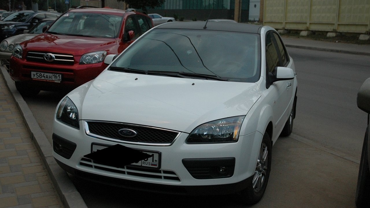 Форд фокус 2012 красный. Ford focus hatchback 2011. 6. Комплектации форд фокус 2 рестайлинг. Форд фокус минусы.