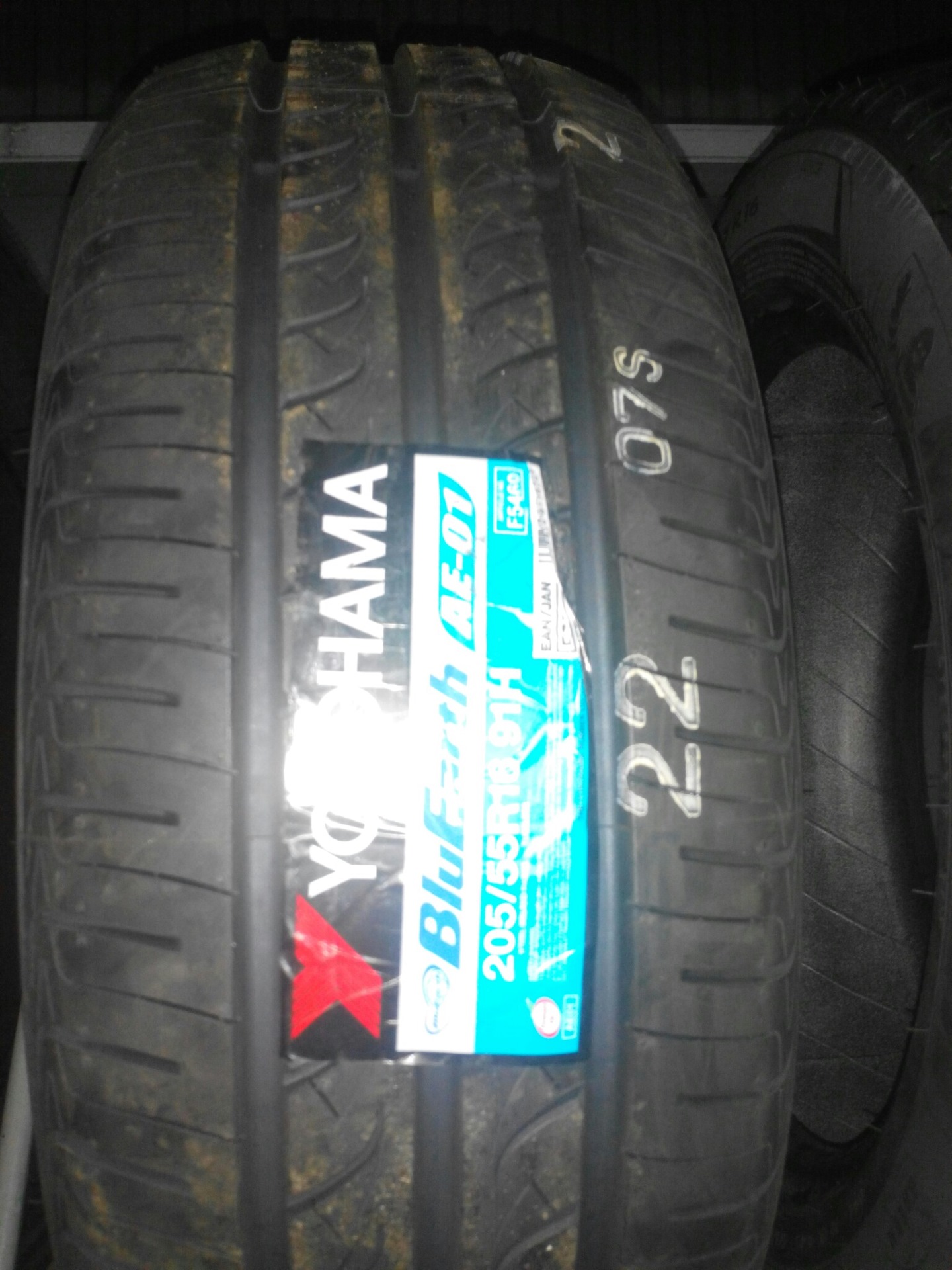 Шины йокогама блю арт. Kumho kh27. Yokohama BLUEARTH ae01 285/60 r17. Yokohama BLUEARTH drive2 205 55 r16. Yokohama 205 55 16.