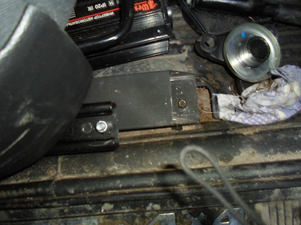 Сняв новый флянец на замену старого, Сондо. — Lada 4x4 3D