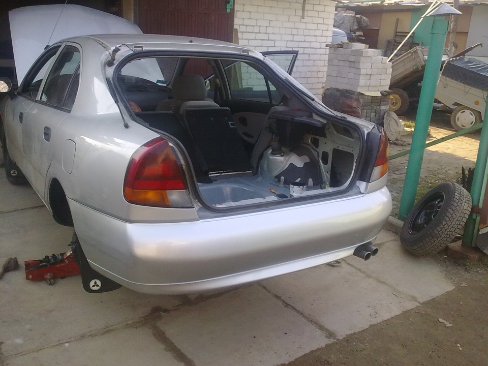 сборка — Mitsubishi Carisma