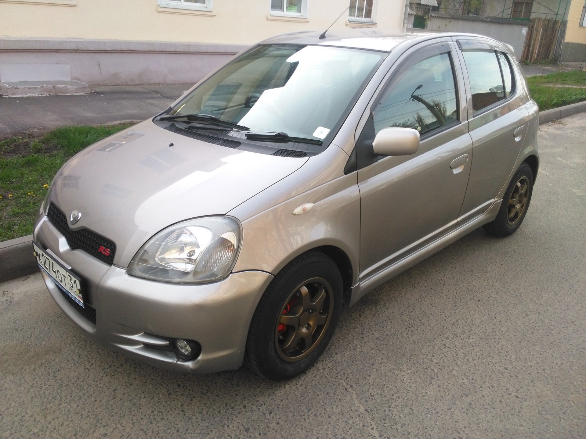 Тойота витц 2001. Toyota Vitz 2001. Тойота Витц 1999-2001. Тойота Витц 2001-2002. Тойота Витц 2001 черный.