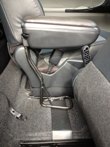 подлокотник часть 1 — Toyota iQ, 1 л, 2009 года | тюнинг | DRIVE2
