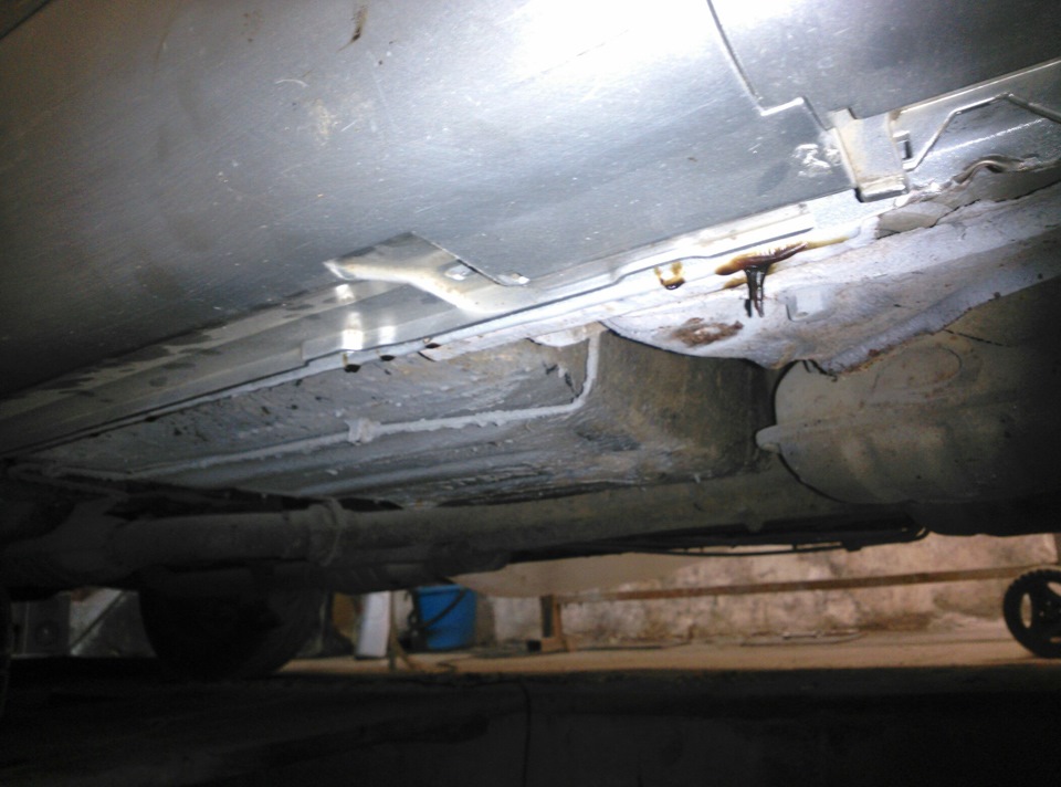 Попытка приклеить порог почти по феншую)) — Opel Omega B, 3 л, 1994 ...