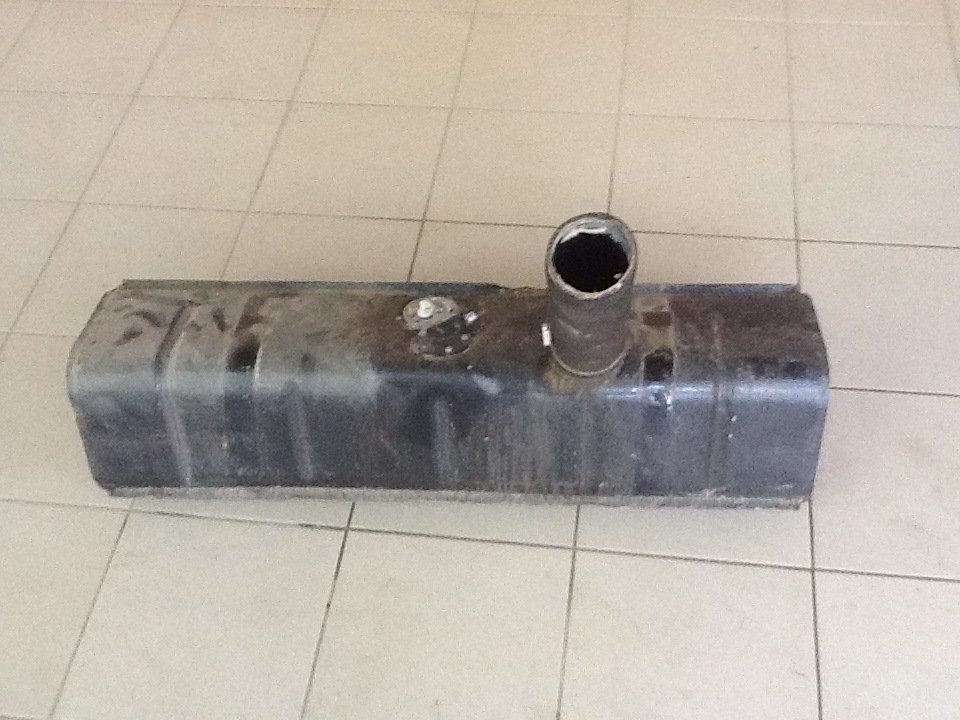 Чищу баки от Плохого бензина и от мусора от того что карбюратор забился ...