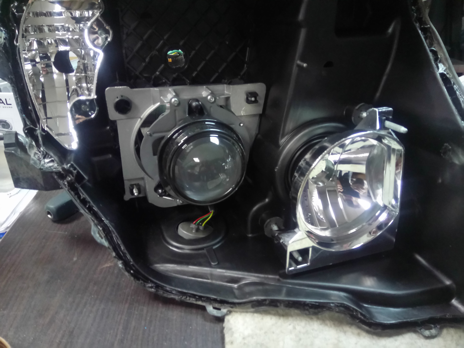 mitsubishi pajero 3 bi led линзы