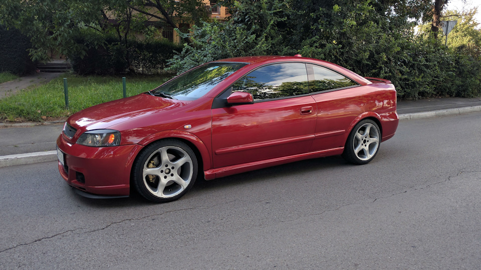 Opel Astra Coupe Bertone Stella Rossa Drive2