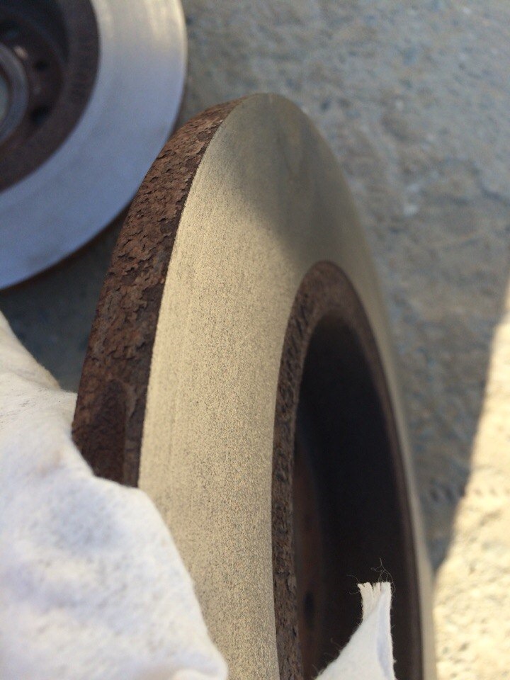 Задние диски после внутренняя часть — Chevrolet Cruze (1G)