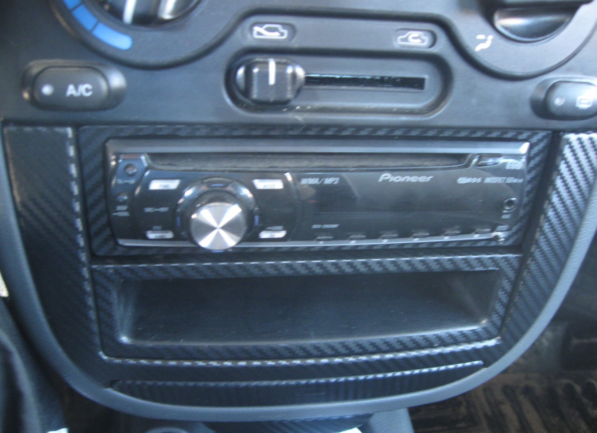 Оклейка пленкой под карбон — Chevrolet Lanos, 1,5 л, 2008 года | тюнинг ...