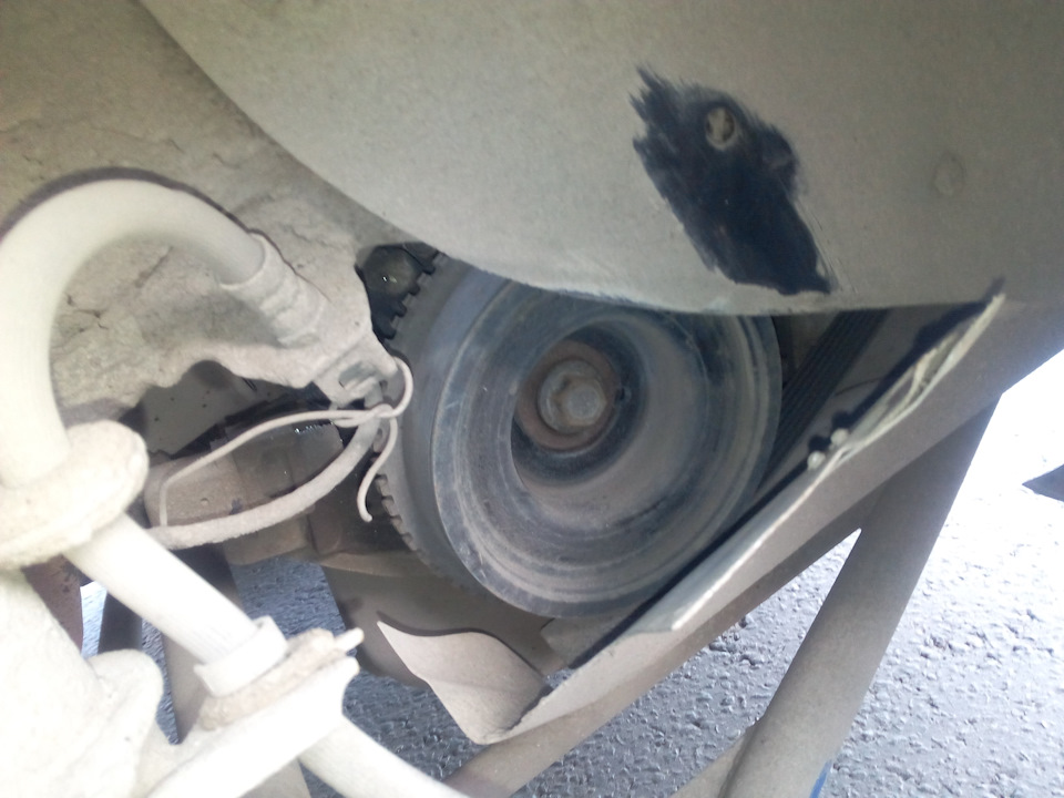 Открутился болт шкива к/в, поломка на том же месте спустя год ...