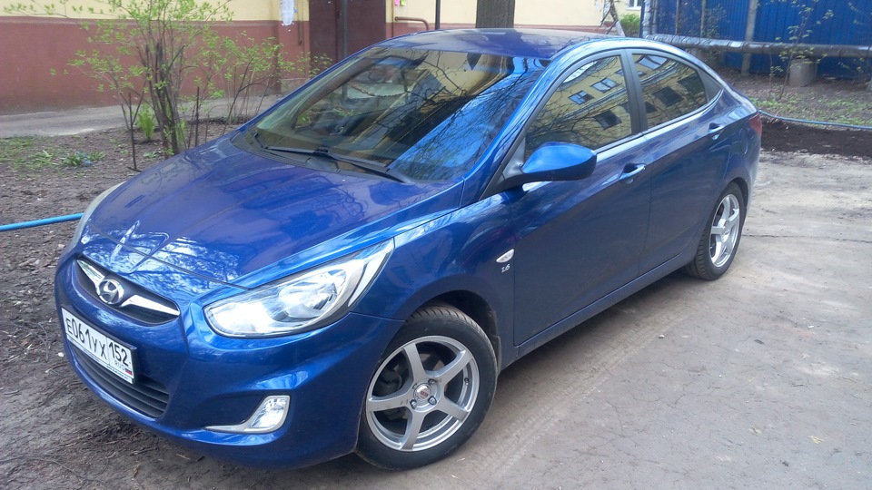 Hyundai Solaris 1.6 бензиновый 2012 | на DRIVE2