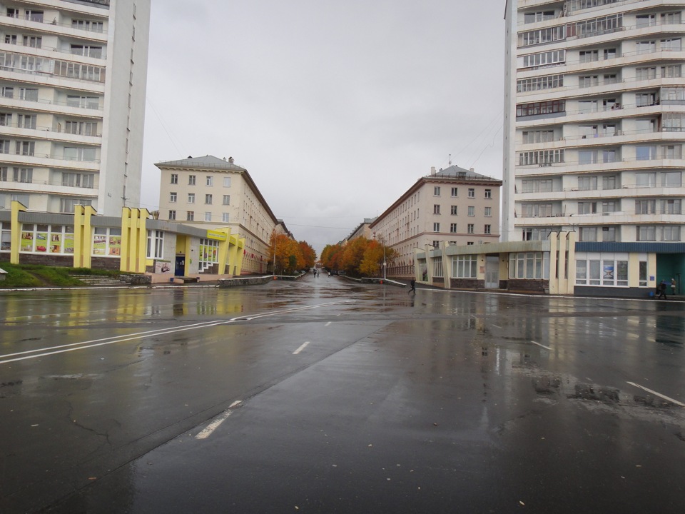 Североморск улицы. Североморск осень. Североморск весной. Североморск аллея. Североморск осенью.