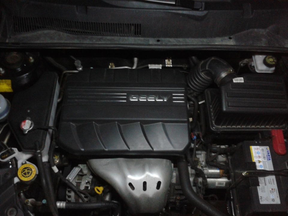Двигатель emgrand x7. Geely Emgrand x7 двигатель. Geely Emgrand x7 подкапотка. Двигатель Джили Эмгранд х7 2.0. Geely Emgrand x7 2016 двигатель.
