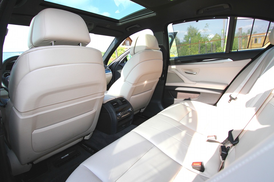 Salon Bmw 5 Series 3 0 L 2010 Goda Na Drive2