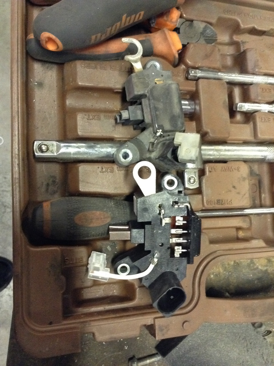 Фон в колонках от генератора. — Lada Гранта (1G), 1,6 л, 2012 года ...