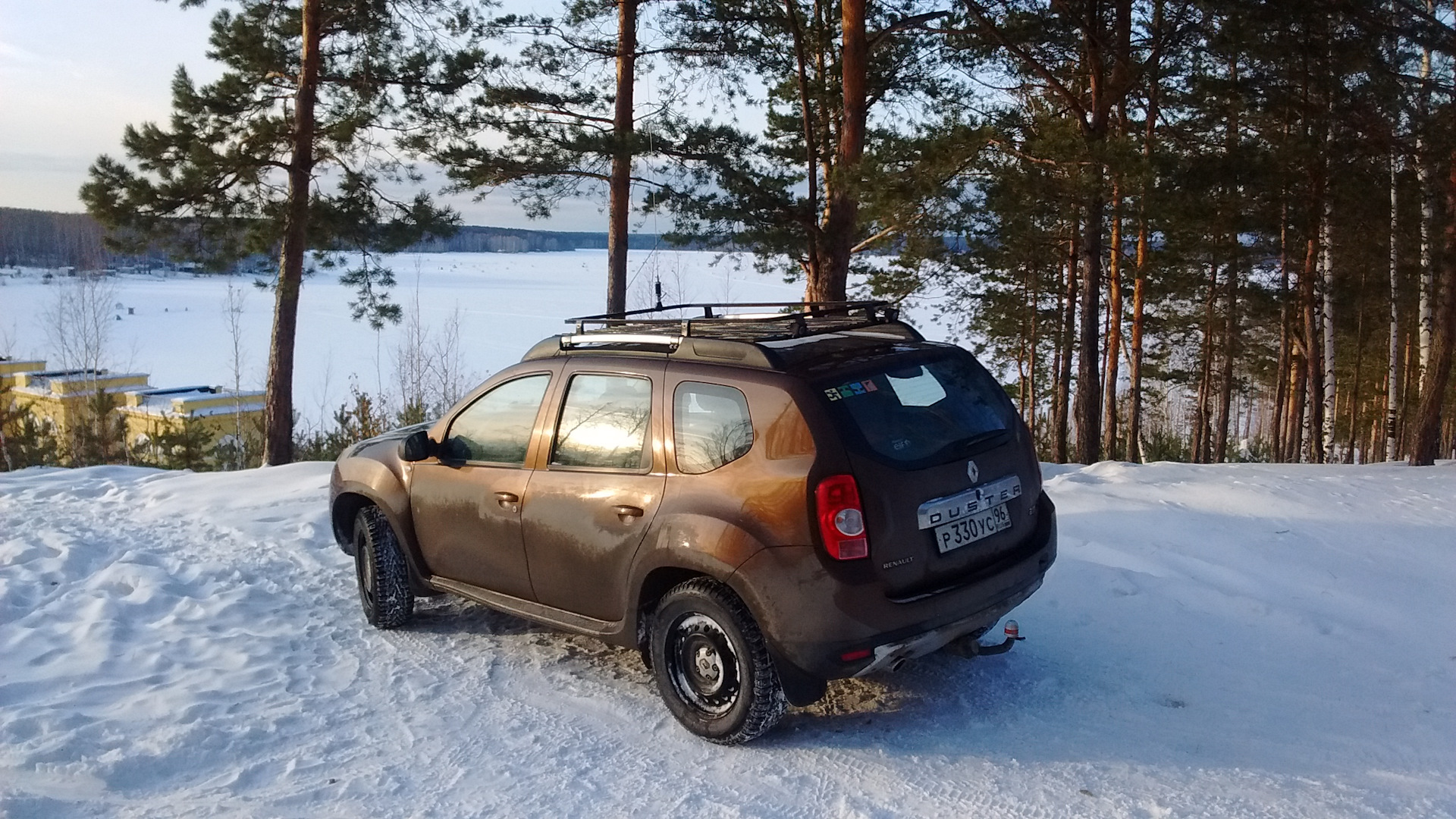 Дастер багажник. Duster 2 экспедиционный багажник. Экспедиционный Renault Duster.