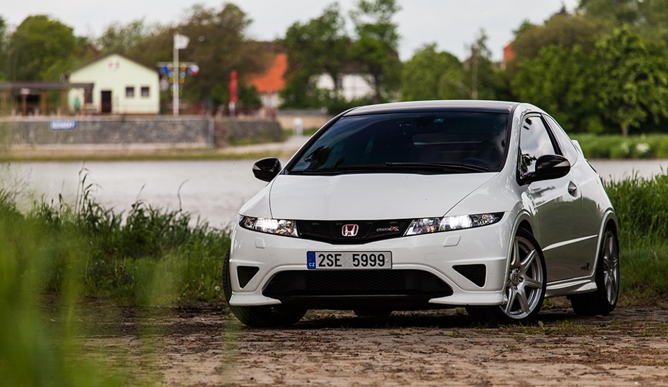 Accord civic. Honda Civic Type r 3g. Хонда Цивик Аккорд. Аккорд или Цивик. Цивик и Аккорд рядом.