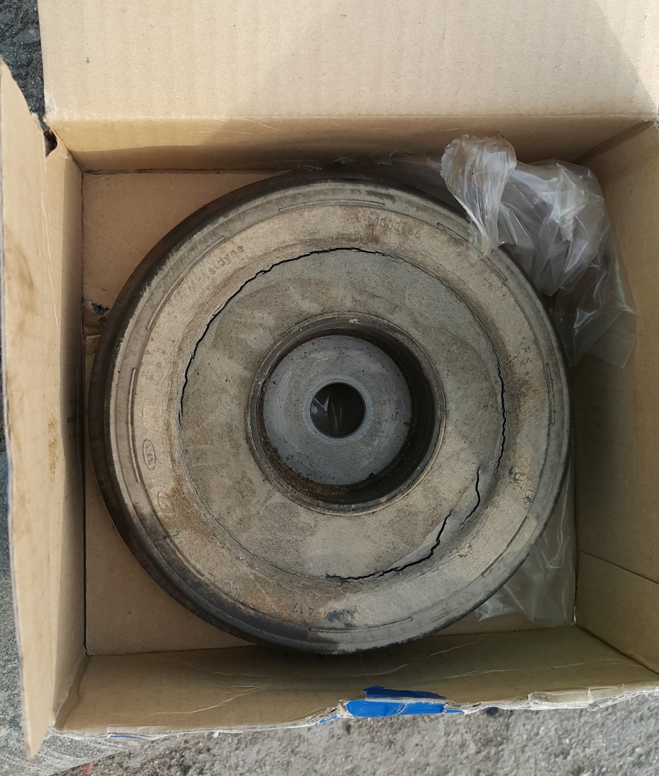 старый шкив — KIA Sorento (2G)