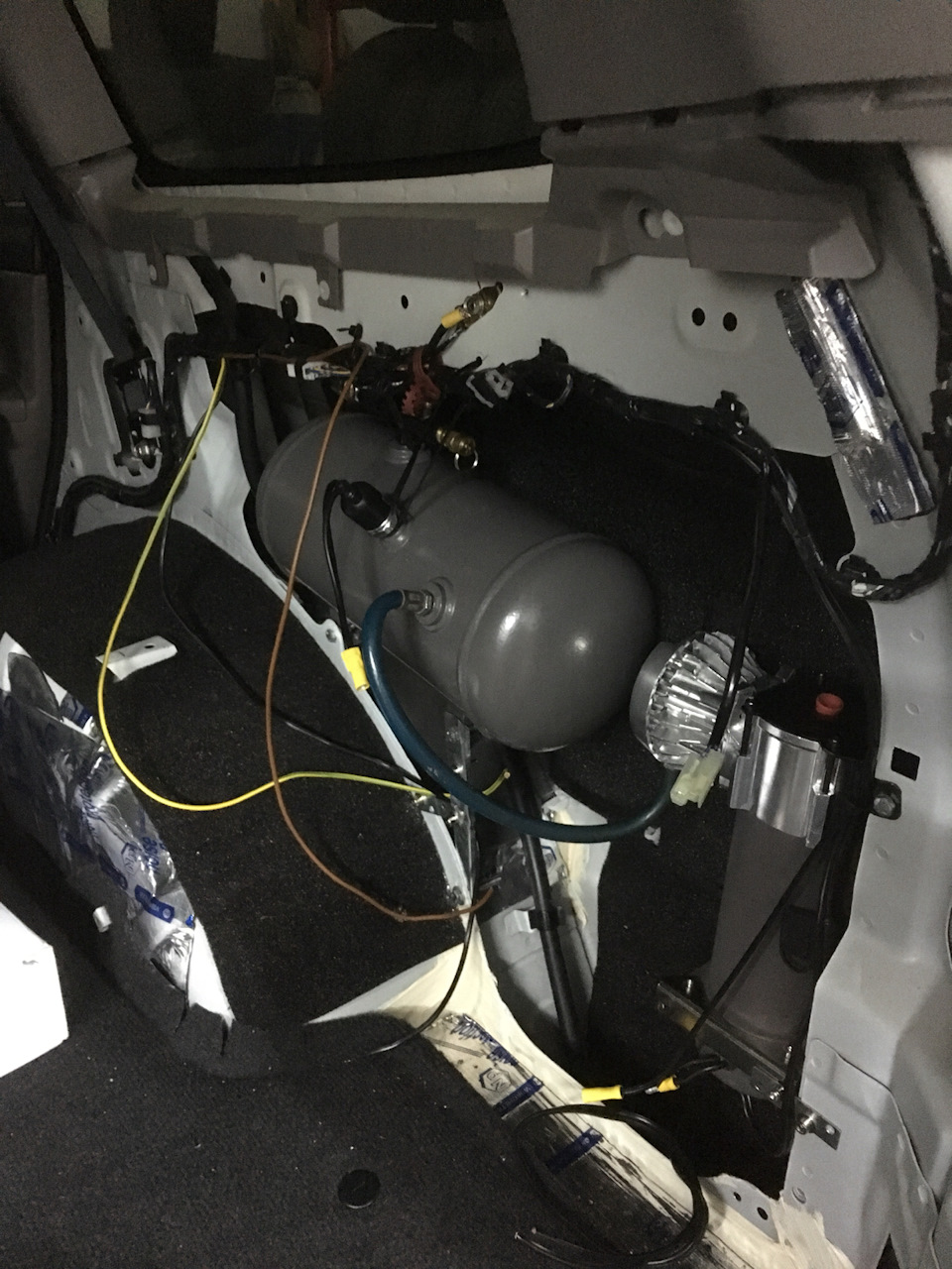 Установка компрессора стационарно — Mitsubishi Pajero Sport (2G), 3 л ...