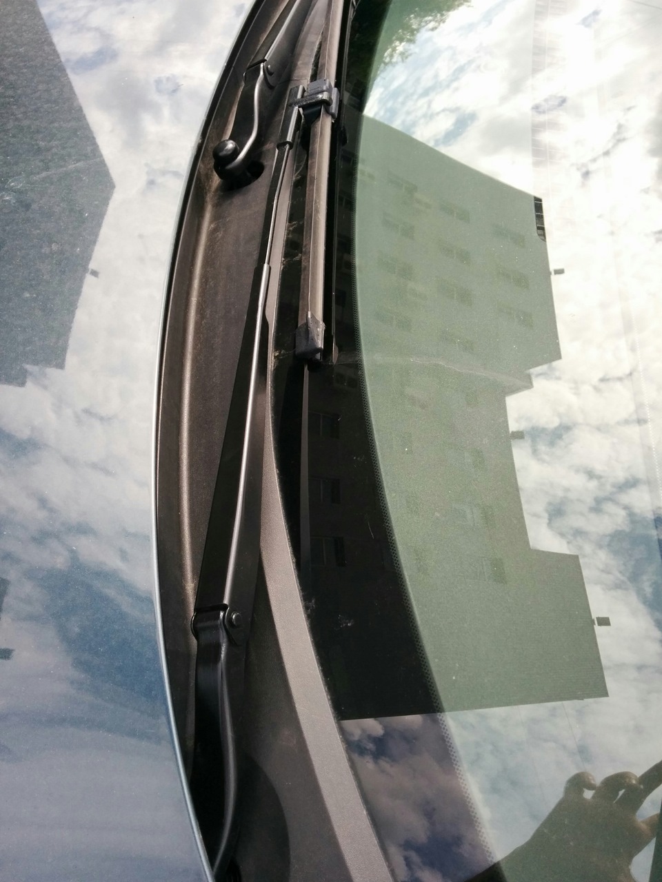 Покрасил поводки дворников — Mazda 3 (1G) BK, 1,6 л, 2006 года | своими ...