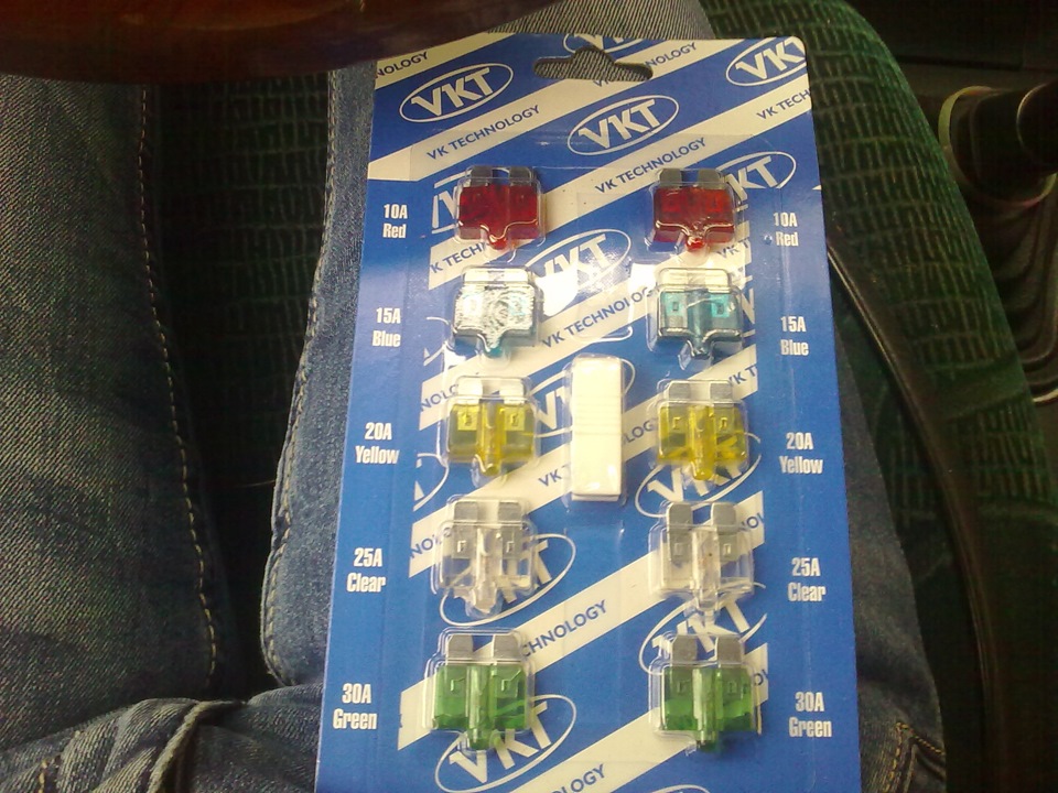 Предохранители с индикатором обрыва — Lada 21102, 1,5 л, 2001 года ...