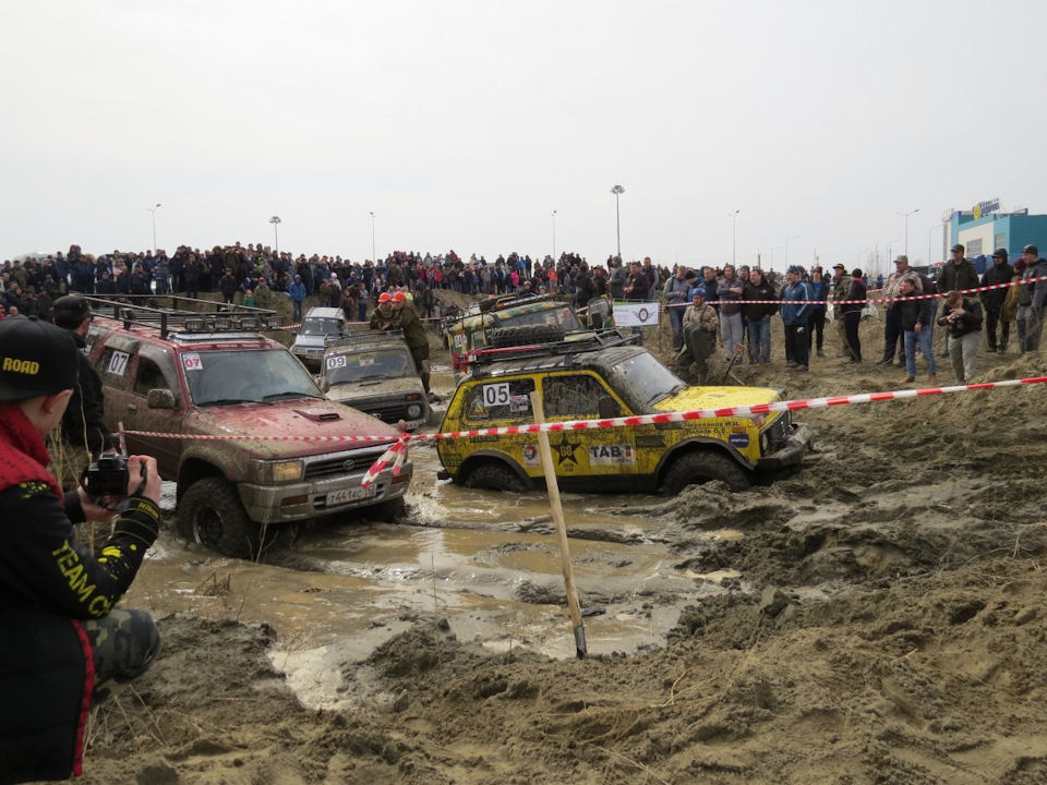 никто никуда не едет — Lada 4x4 3D