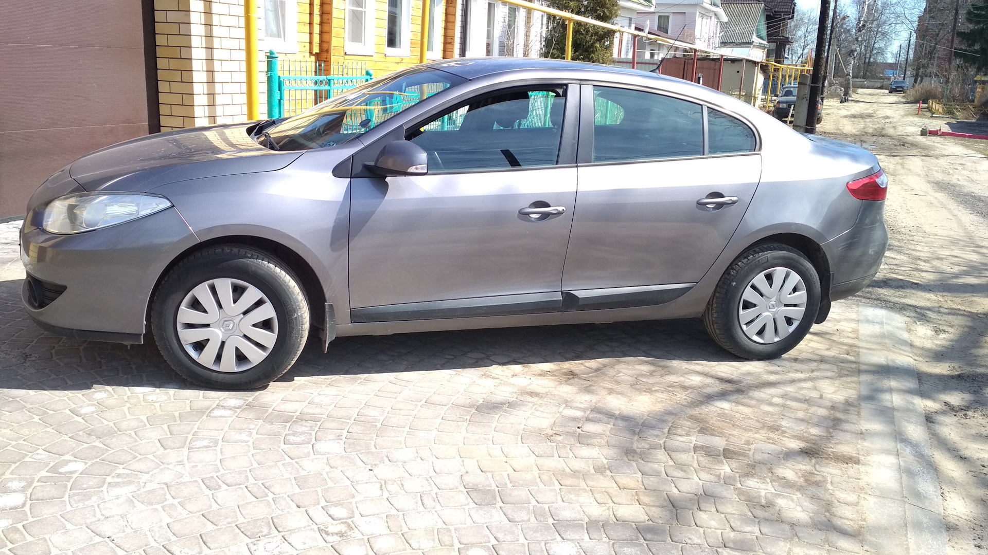 Renault Fluence 1.6 бензиновый 2012 | Сборка Турция на DRIVE2