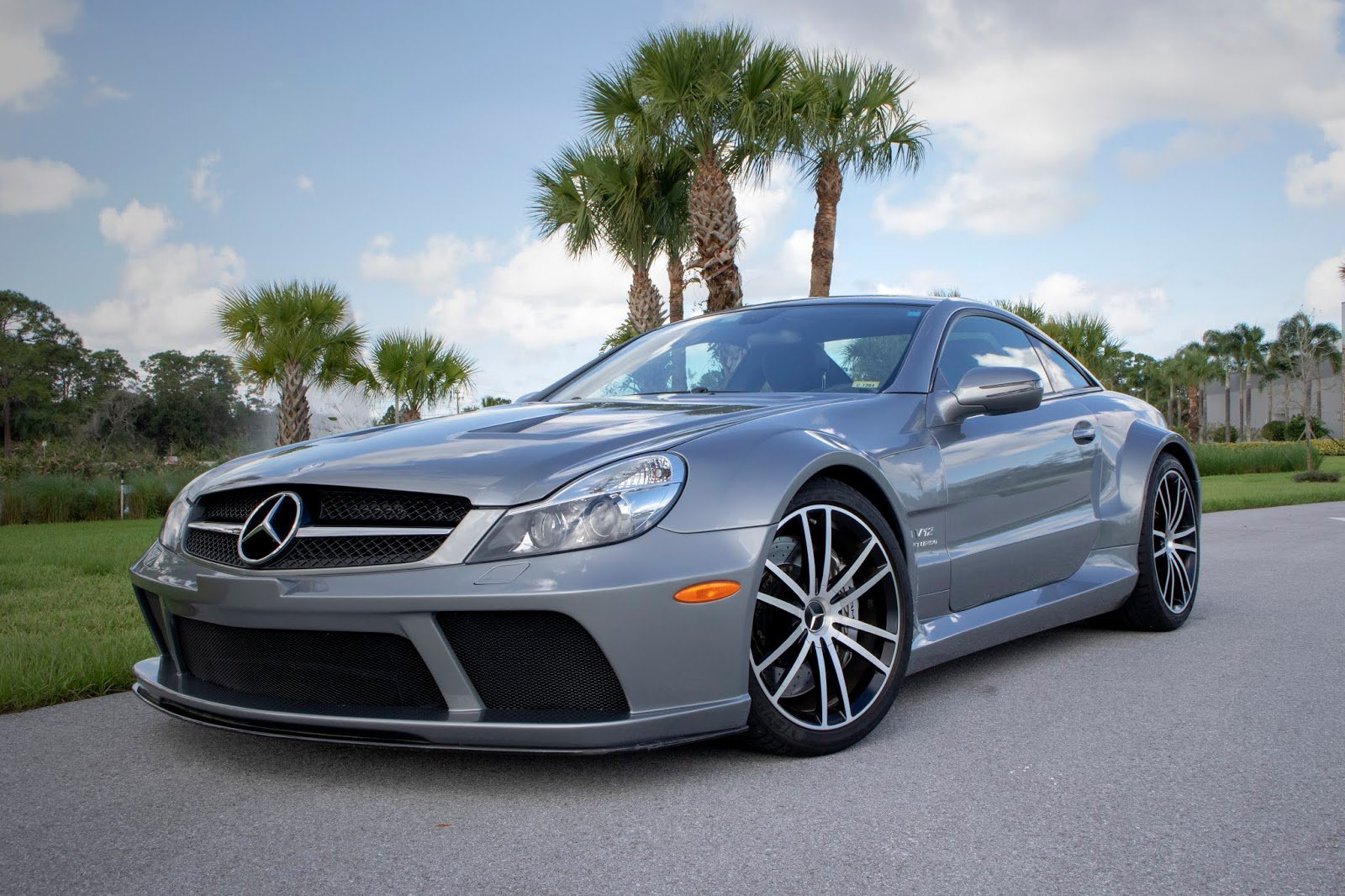 Red Mercedes Benz sl65 AMG