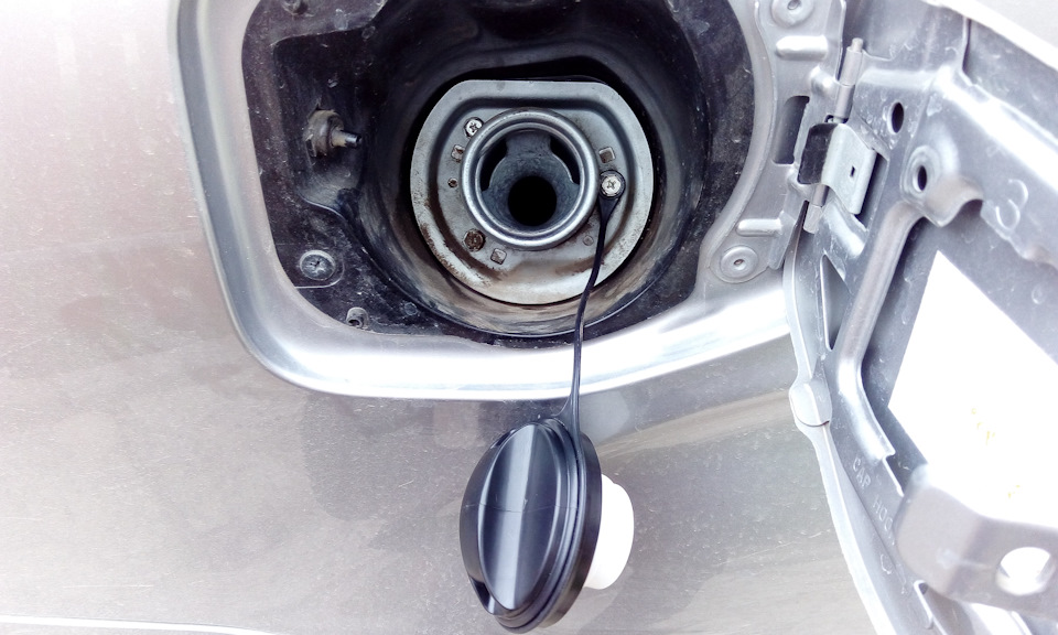 Пробка бензобака от какого-то ВАЗа — Subaru Forester (SH), 2 л, 2008 ...