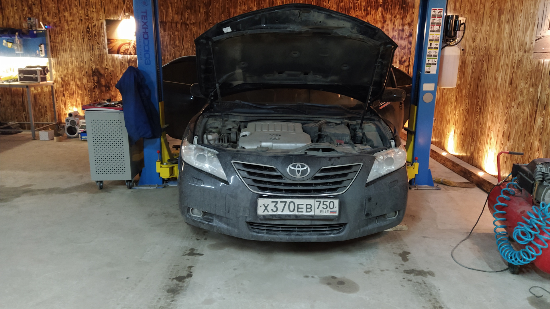 Toyota Camry (XV40) 3.5 бензиновый 2008 | 3,5 черная машина) на DRIVE2