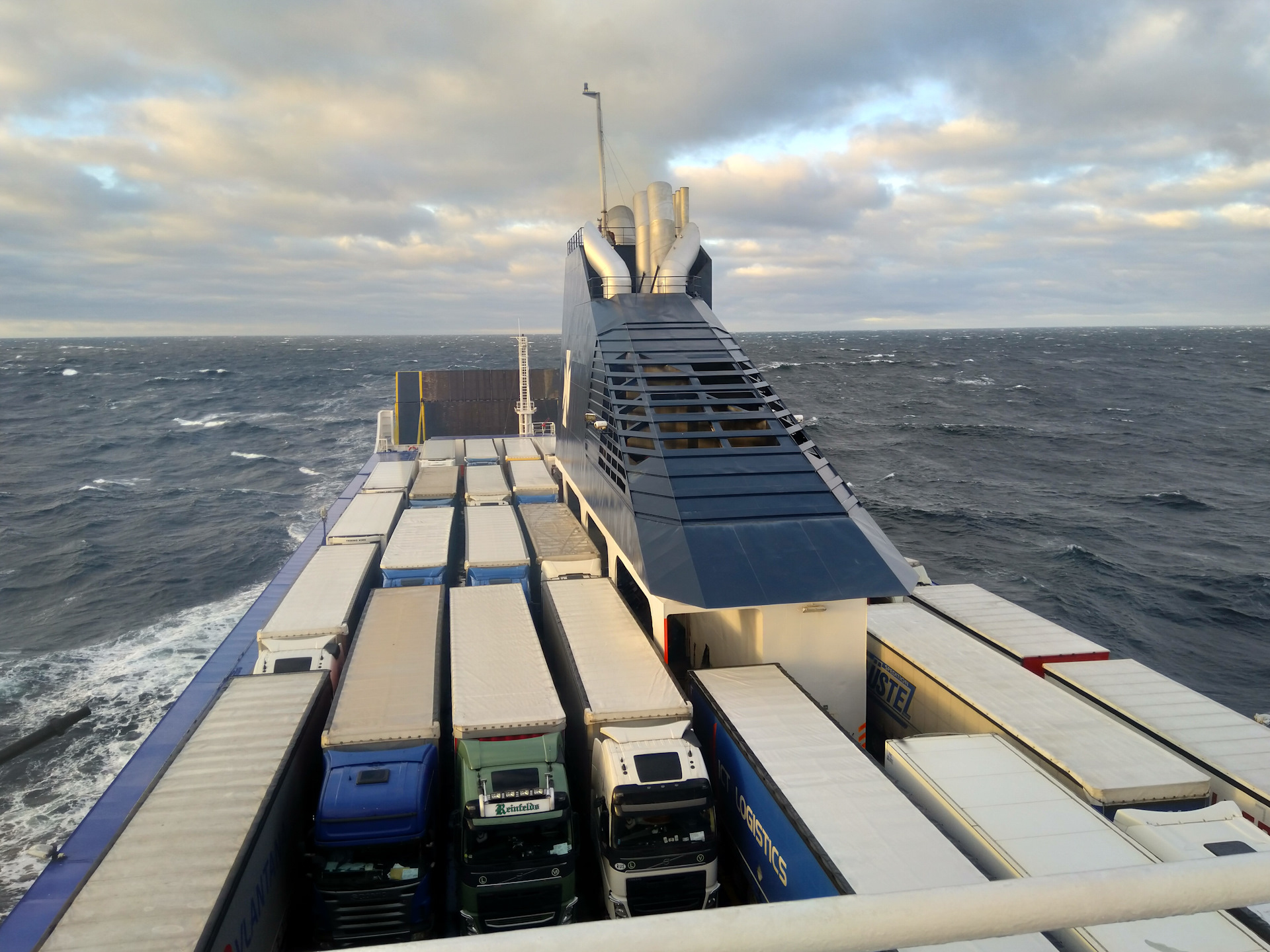 Паром мукран клайпеда. Паром на немецком. Немецкая баржа зибель. Быстроходная десантная баржа германия. Паром на немецком.