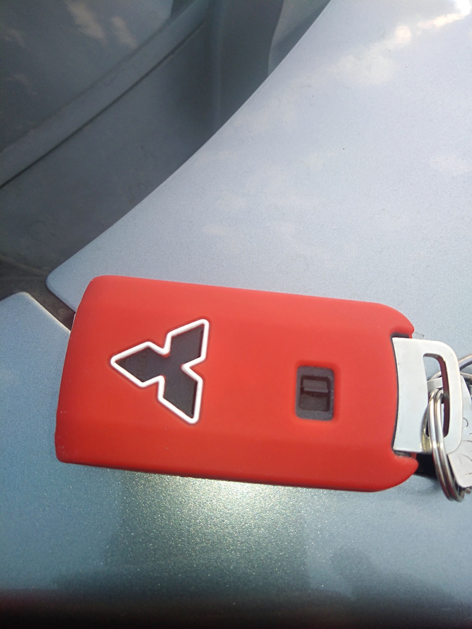 Чехол — Mitsubishi Outlander PHEV, 2 л, 2013 года | просто так | DRIVE2