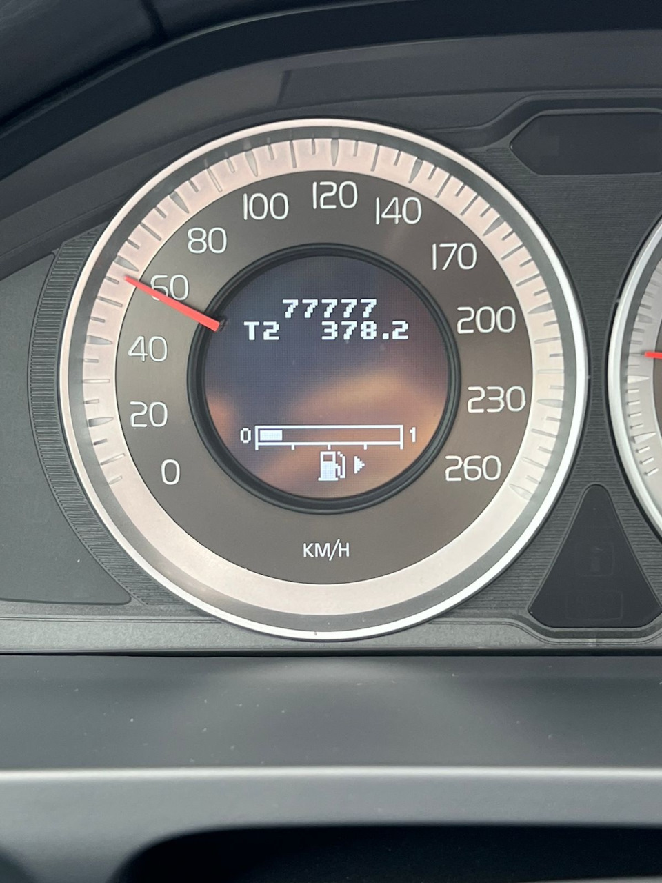 Разряженный акб и не работающий гур — Volvo S60 (2G), 2,5 л, 2012 года ...