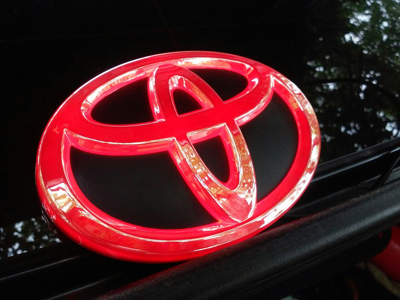 Toyota Camry 50 America знак Тойота