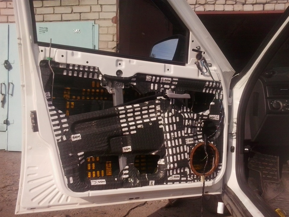 Установка 16 динамиков в двери приоры — DRIVE2