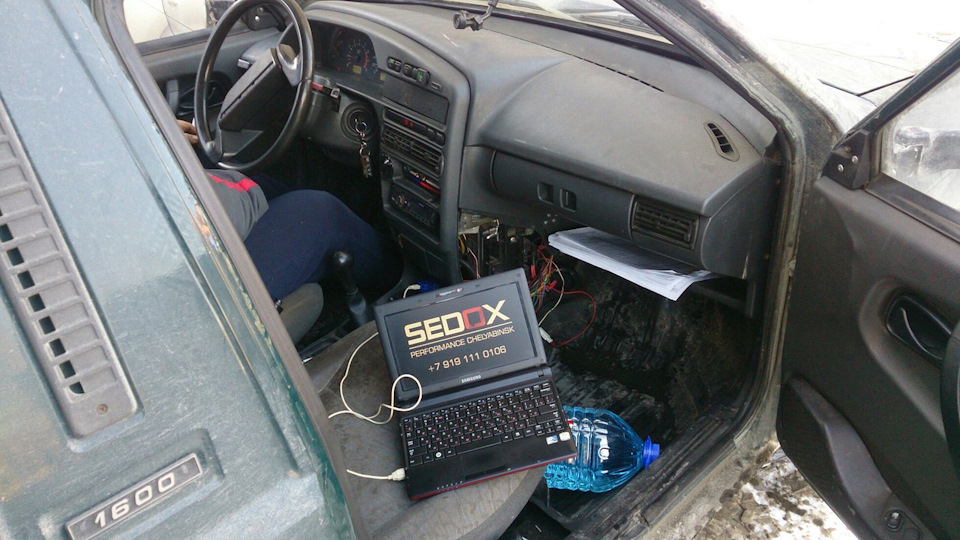 Прошили мозги они заглючили в итоге стоят сейчас вообще другие мозги xD ...