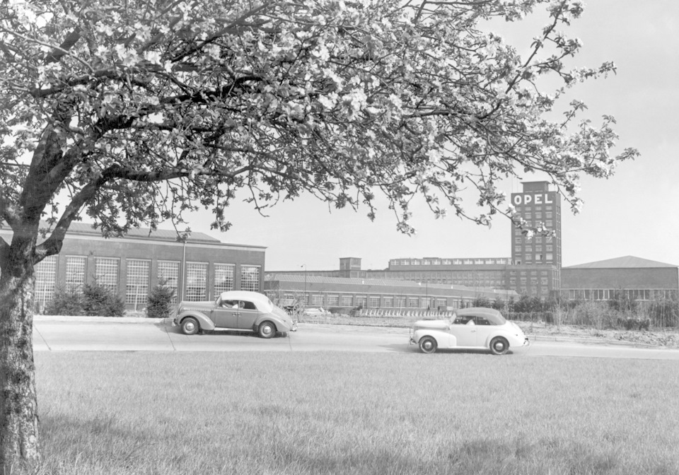 Завод "Опель" в Рюссельсхайме — Opel Kapitan P1, 2,5 л, 1958 года ...