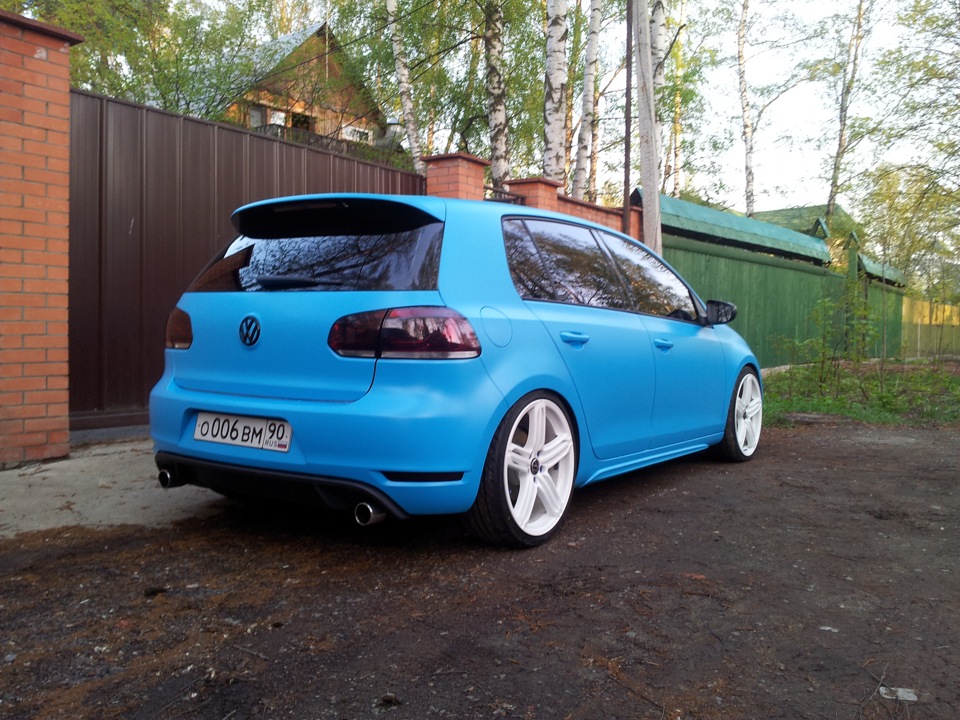 Volkswagen Golf 6 синий мат