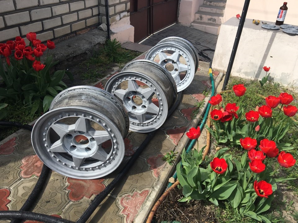 Решил перекрасить диски т.к. Старая краска начала облазить, процесс ...