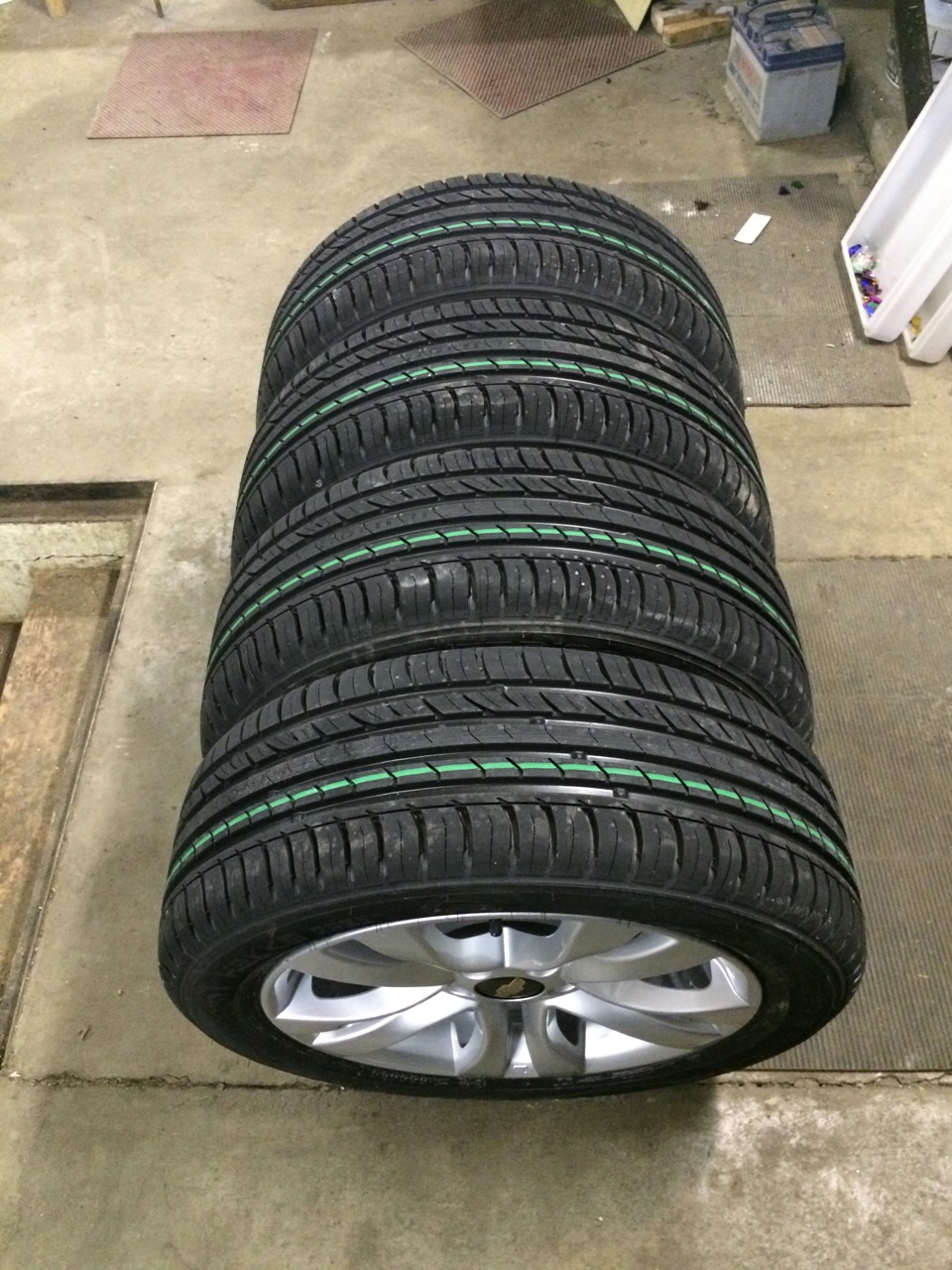 Nokian hakka green 3 205. Nokian Hakka Green 3 205/55 r16. Нокиан Хакка 205/55 r16. Nokia Hakka Green 3 205 55 r16. Резина 195 65 r15 лето на Шкода Рапид.