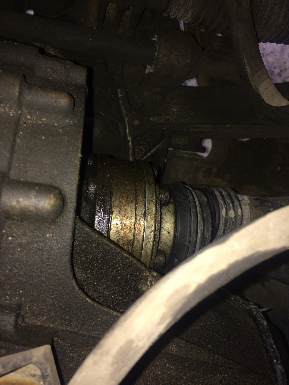 Лопнул пыльник шруса внутренний — Volkswagen Jetta V, 1,6 л, 2008 года ...